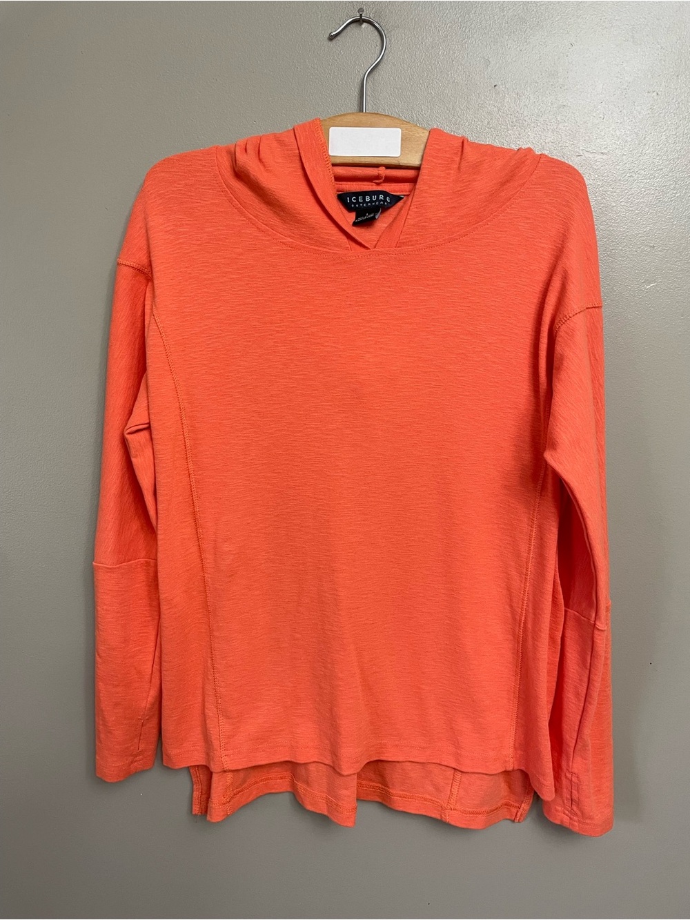 Iceburg Sun protection hoodie women’s Large coral active Athleisure beach golf